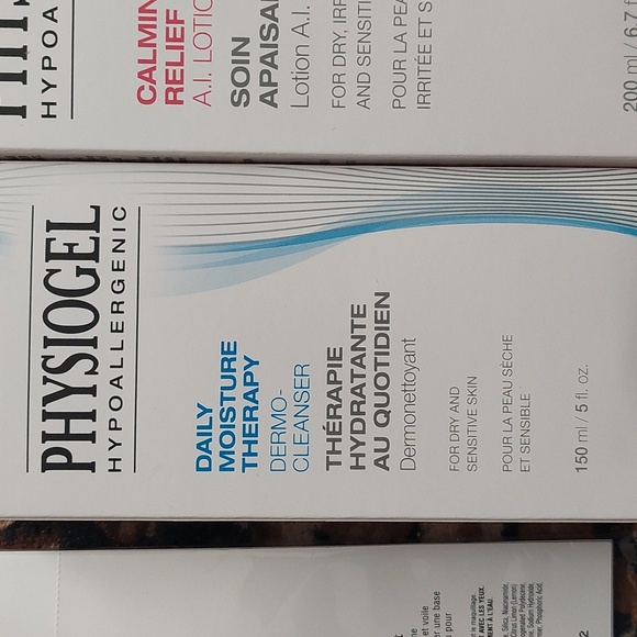 FREE SAMPLE! Avon BUNDLE Physiogel Daily Moisture Therapy Cleanser & A.I Lotion - Picture 5 of 14